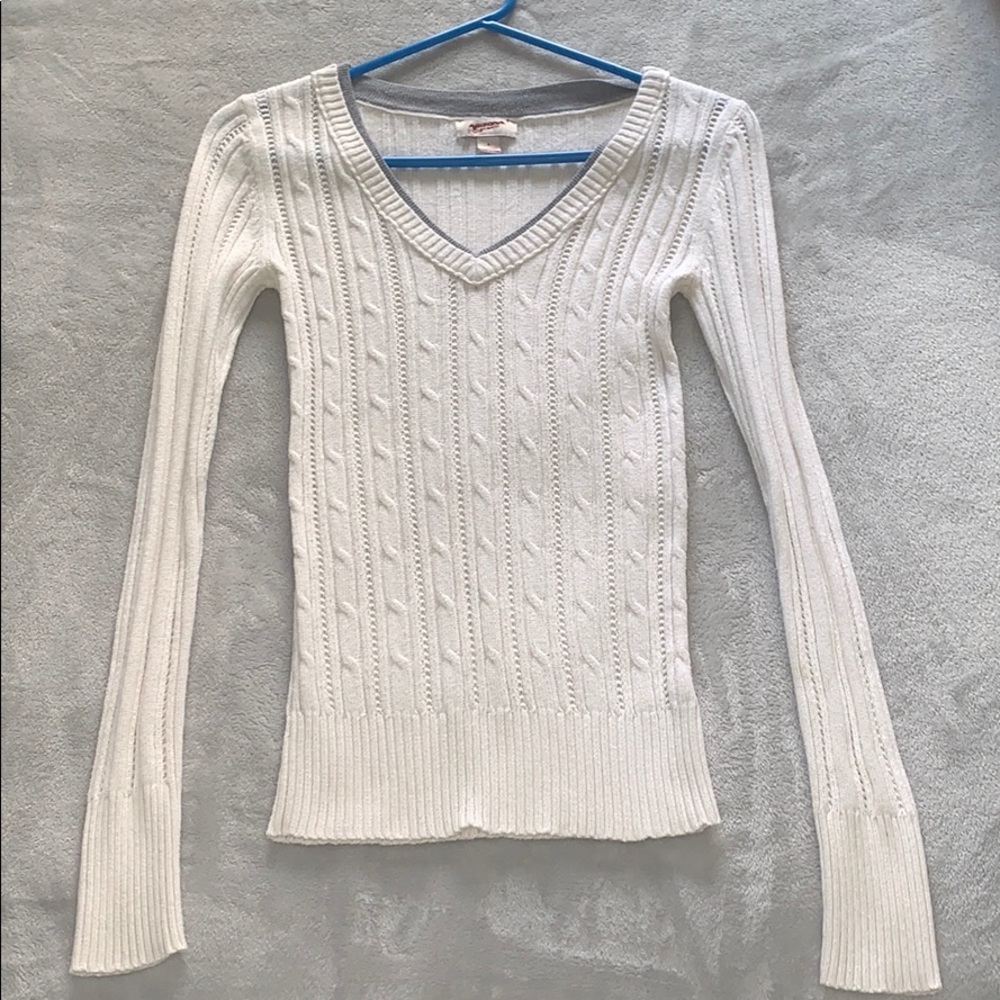 White, v-neck, comfortable sweater